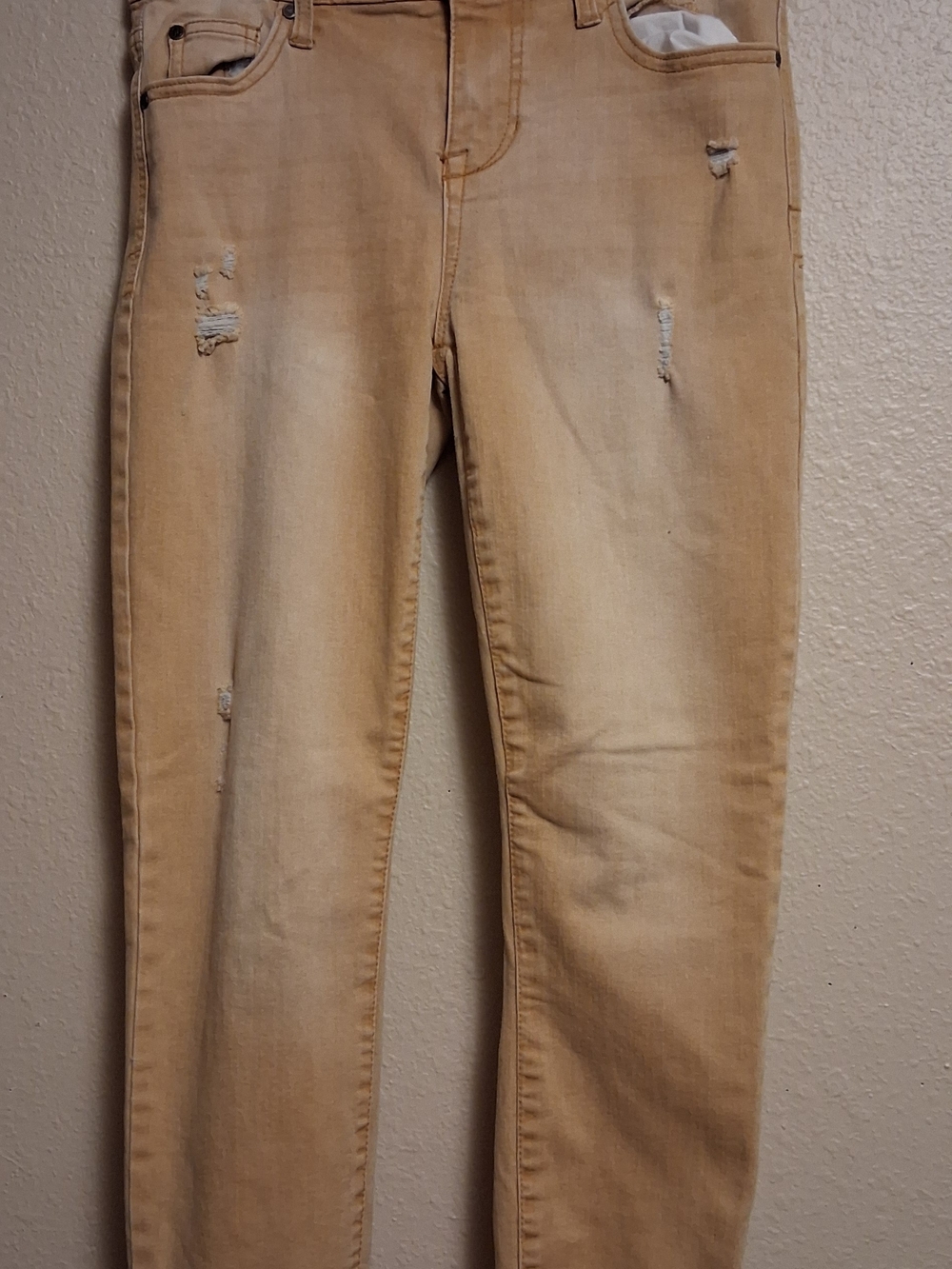 Celebrity Pink Distressed Slim Jeans in Tan Tag Is 7/28 Size I Think Girls? 0807